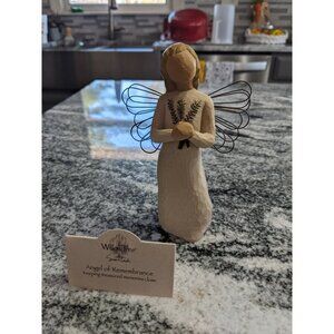 Willow Tree Figurine Angel of Remembrance (26060) by Susan Lordi (2001)